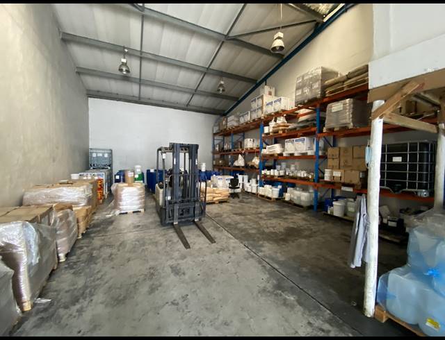 275M² WAREHOUSE TO LET IN GLEN ANIL